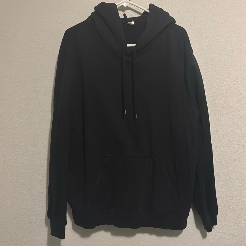 DIVIDED HOODIE in BLACK